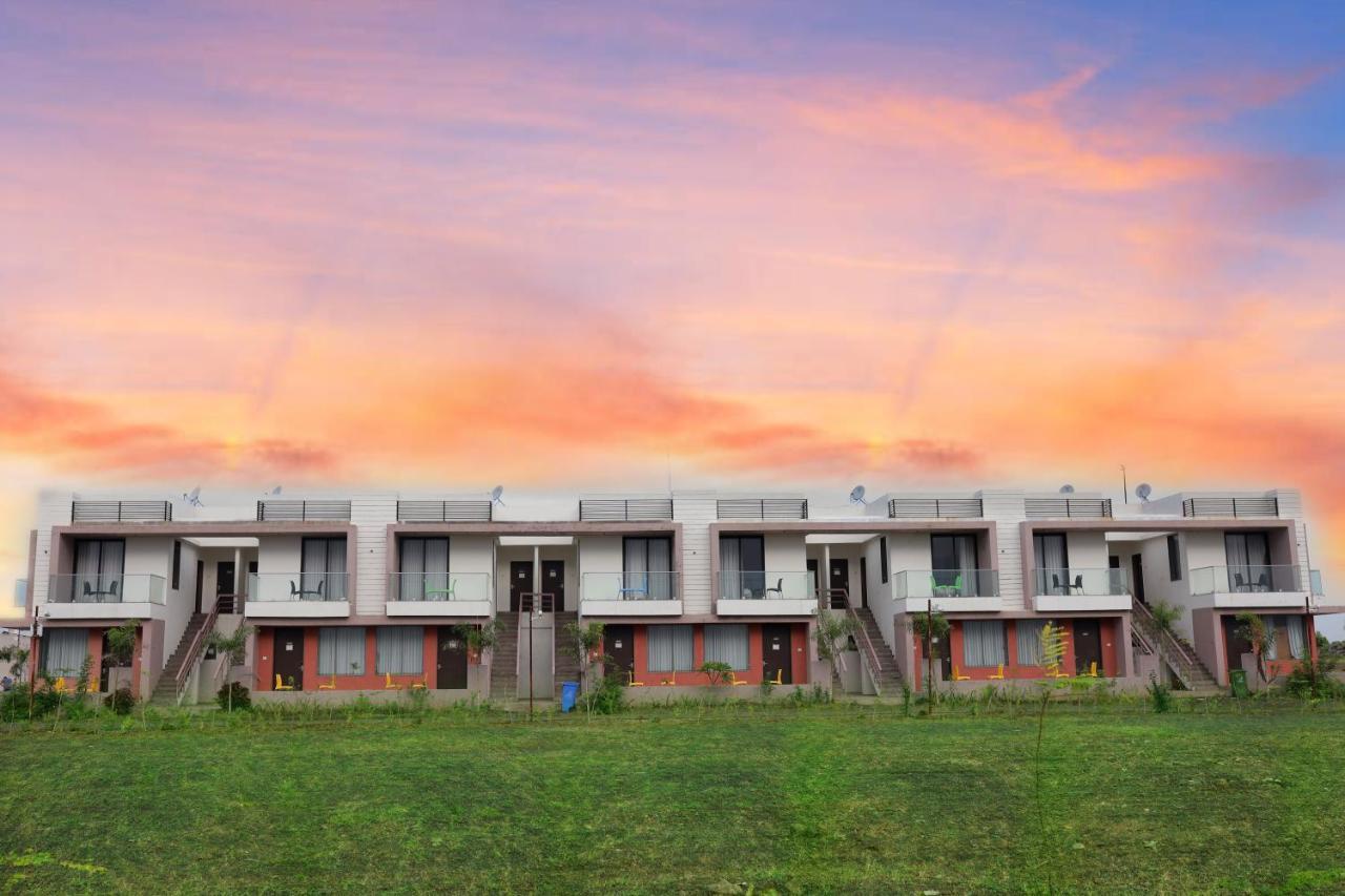 Garudeshwar Leena Resort מראה חיצוני תמונה